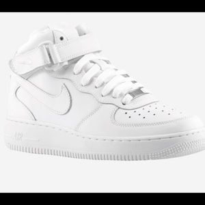 Authentic MID HIGH Nike SIZE 8.5 MEN SIZE 10 WOMEN